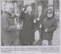 Sie freuen sich auf das Event am Rosenmontag: Festkomitee-Prsident Klaus Mingers, Sponsor Lothar Landmann sowie Ernst Erasmus und Alfred Sonders von der Stadthalle (v.li.).  -  (Foto: Gnther von Fricken)