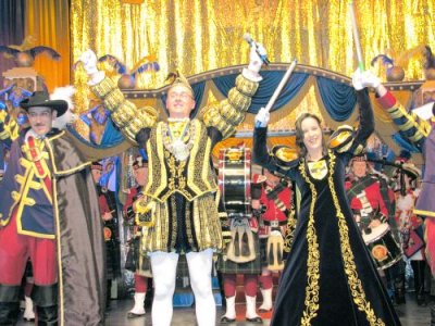 Schon bei der Proklamation bestens in Stimmung: Prinz David I. und Prinzessin Sabrina sind in Amt und Wrden. (Foto: Gerhards)