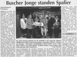 Buscher Jonge standen Spalier